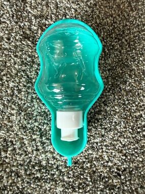 Pet/Dog portable water dispenser / travel water bottle